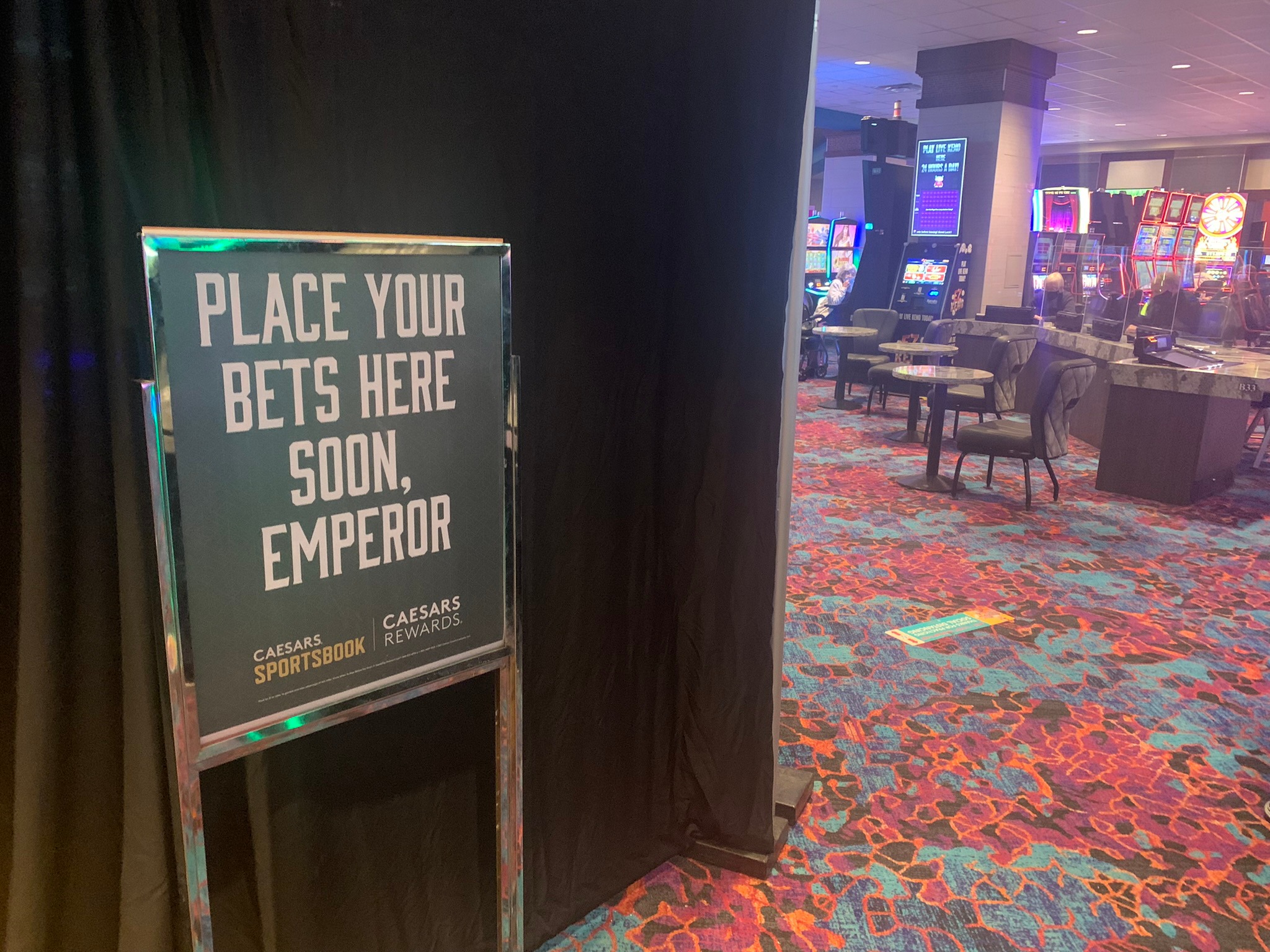 Caesars will continue to operate a sportsbook at its Ak-Chin casino in Maricopa despite the tribe losing its sports betting license. [Harrah's Ak-Chin Casino]