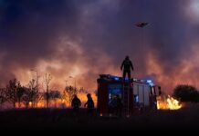 An image of a Fotokite drone in use during a fire response. In similar situation, Maricopa Fire and Medical Department will use the drone to monitor scenes and firefighters, as well as determine where to send resources. [Courtesy of Fotokite]